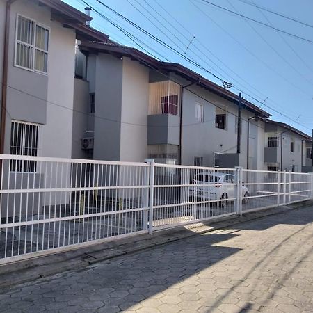 Apartamento Ubatuba - Praia Grande - 250M Da Praia المظهر الخارجي الصورة