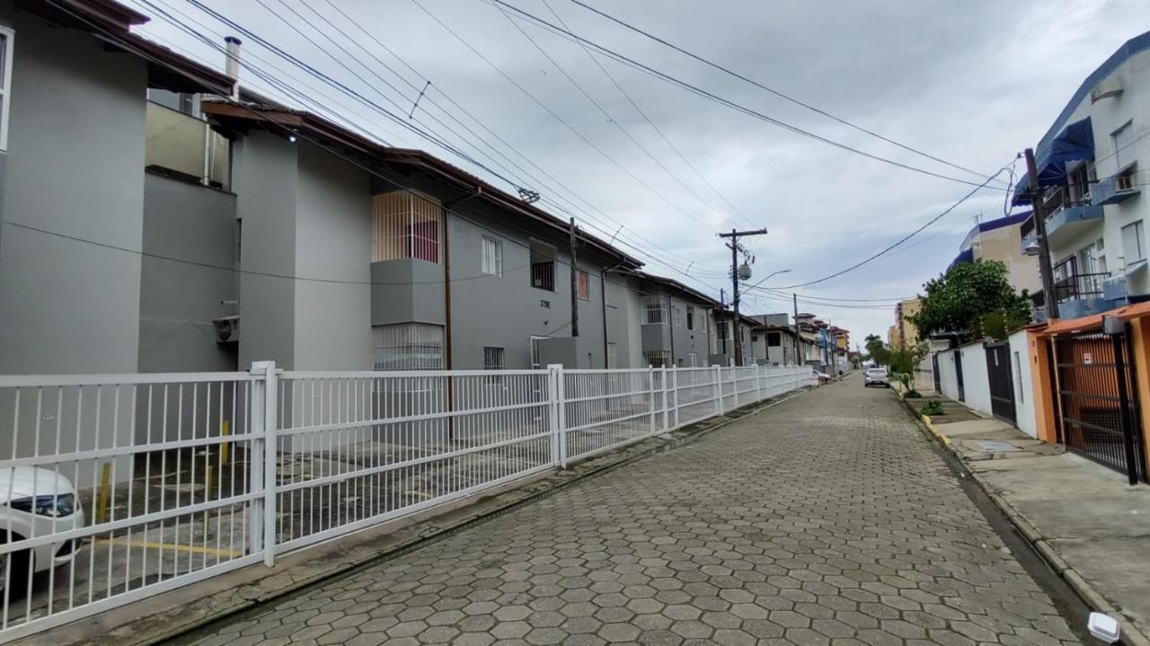 Apartamento Ubatuba - Praia Grande - 250M Da Praia المظهر الخارجي الصورة