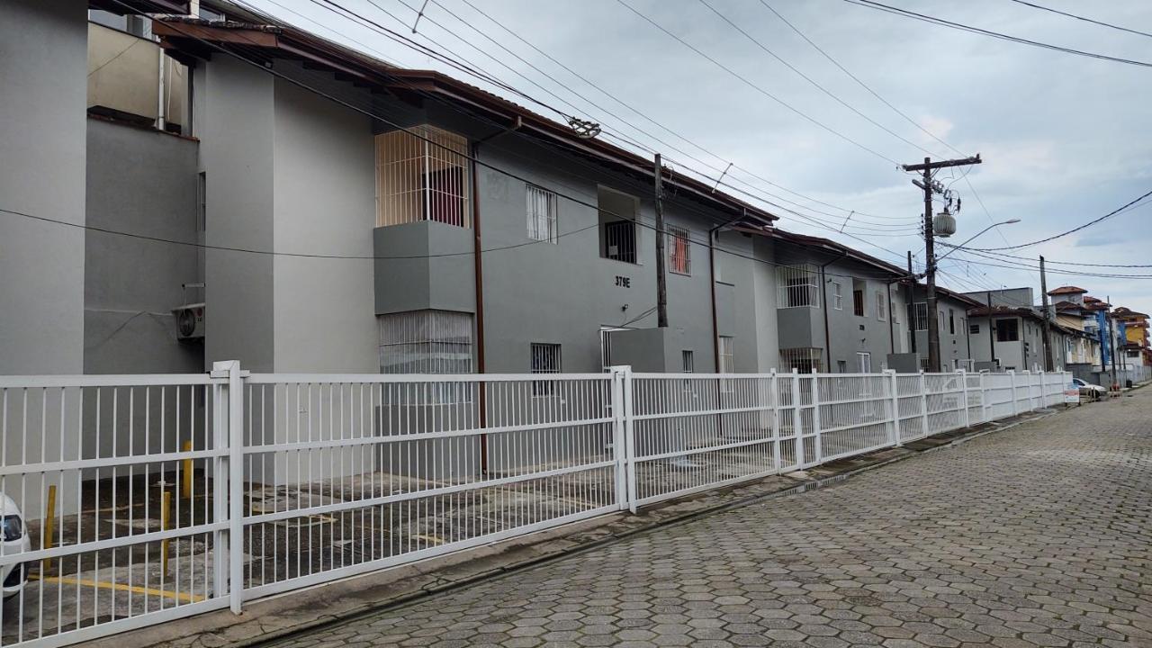 Apartamento Ubatuba - Praia Grande - 250M Da Praia المظهر الخارجي الصورة
